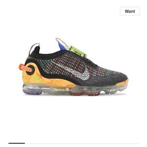 Size 7 but a 5.5 can’t fit never worn!